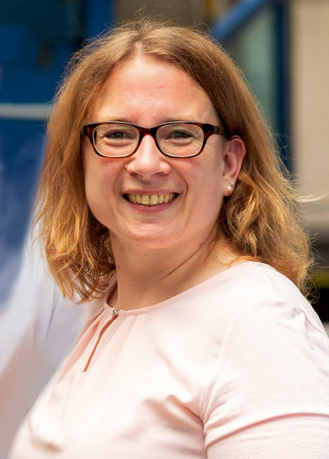 Bettina Schütze, Diplom-Betriebswirtin
